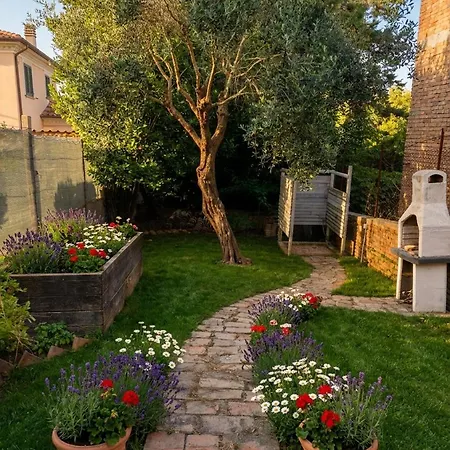 Castle - - La Vigna *