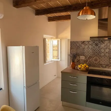 Castle - - La Vigna *